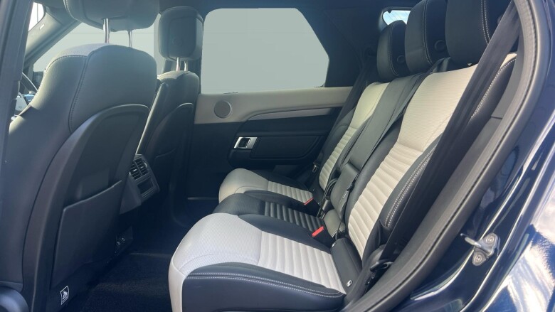 Land Rover Discovery 3.0 D300 R-Dynamic SE 5dr Auto Diesel Station Wagon